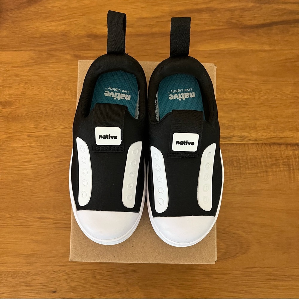 Jefferson Hero Native Slip On Sneaker Shoes - Jiffy Black / Shell White